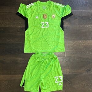 Emiliano Martinez GK youth kit